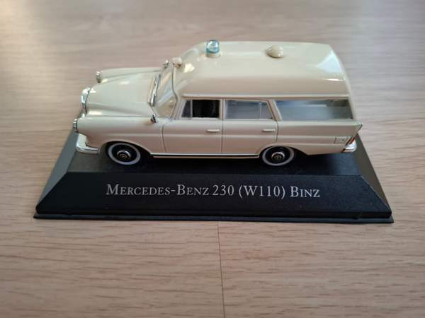 Mercedes-Benz 230 (W110) Binz 1:43 Hyvinkää - valokuva 1