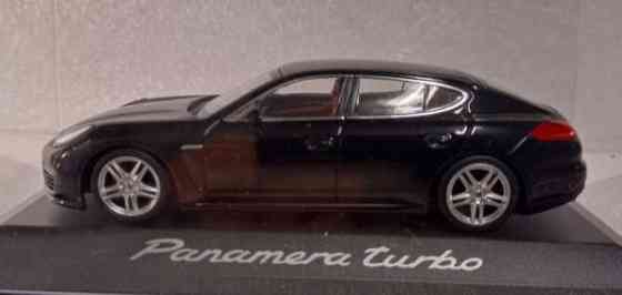 Pienoismalli Porsche Panamera Turbo 2013  1/43 Tampere