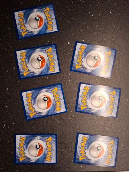 Pokemo keräilykortit Helsinki - valokuva 2