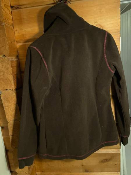 Ruskea fleecetakki M uusi Helsinki - изображение 2