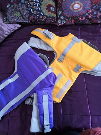 Kahdet koirien pelastusliivit, 20-40kg Йоэнсуу - изображение 1