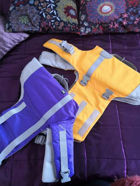 Kahdet koirien pelastusliivit, 20-40kg Joensuu – foto 1