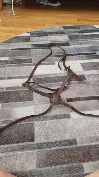 Nahkainen ristiturparemmi Tampere – foto 1