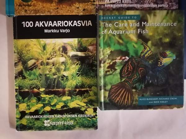 Vyvät akvaario kirjat pakettina Raisio - valokuva 3
