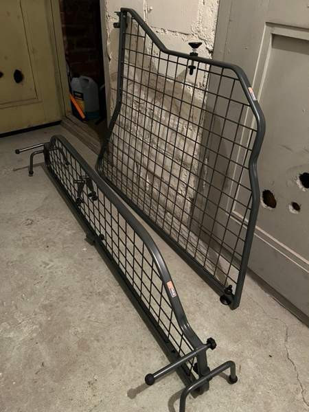 Travall koiraverkko ja tilanjakaja, VW Passat 2015–> Helsinki - photo 1