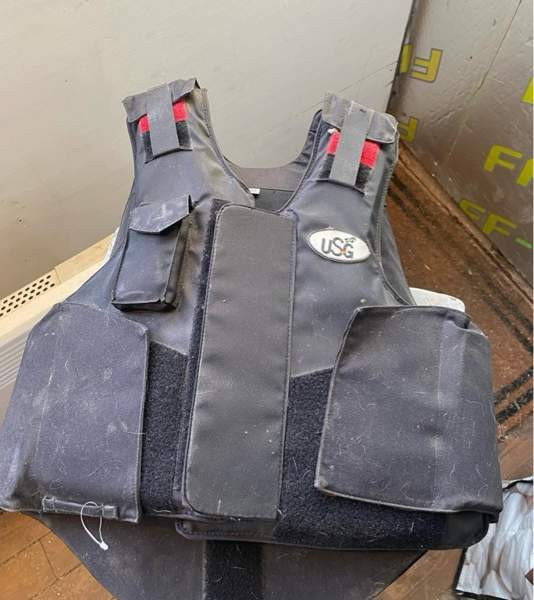 Usg hybridi paukkuliivi, ei ikinä tiputtu. XS Лохья - изображение 1