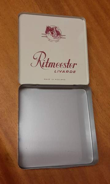 Ritmeester Livarde tupakkarasia Helsinki - valokuva 2