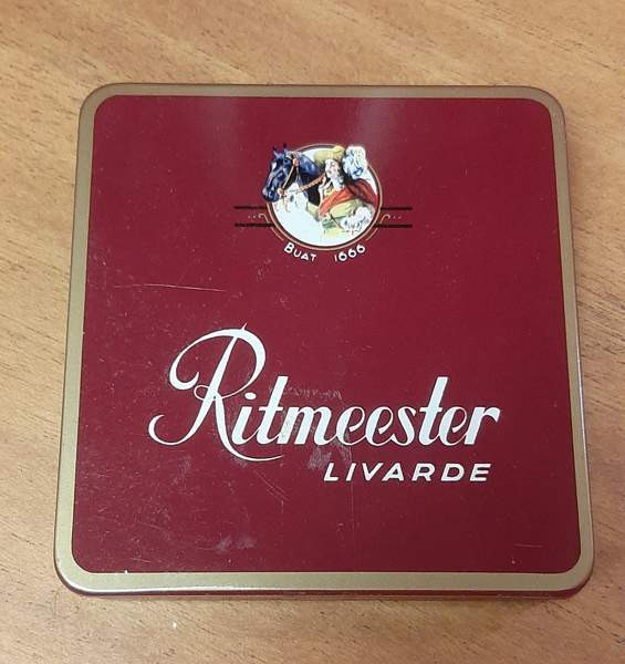 Ritmeester Livarde tupakkarasia Helsinki - valokuva 1