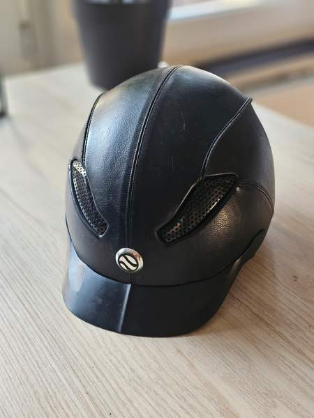 Back on Track EQ3 Lynx PU ratsastuskypärä M Turku - valokuva 1