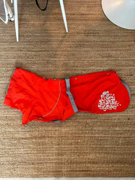 Hurtta monsoon sadetakki Helsinki - valokuva 1