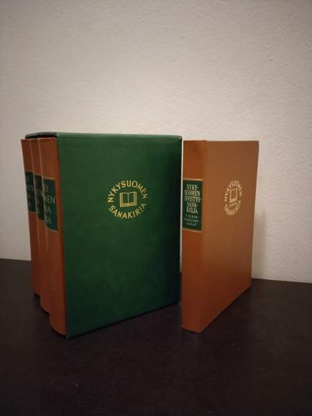 Myydään NYKY SUOMEN SANAKIRJAT Helsinki - изображение 2