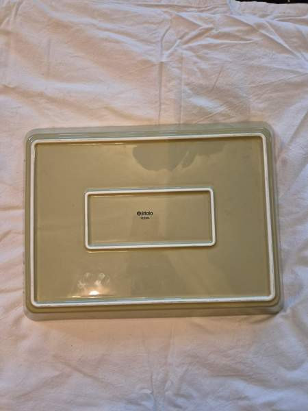 Teema oliivinvihreä vuoka Helsinki - valokuva 2