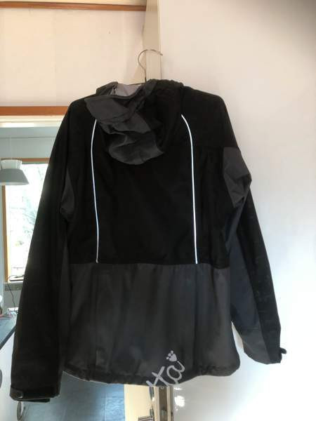 Hurtta treeni / ulkoilutakki S musta Turku - photo 2