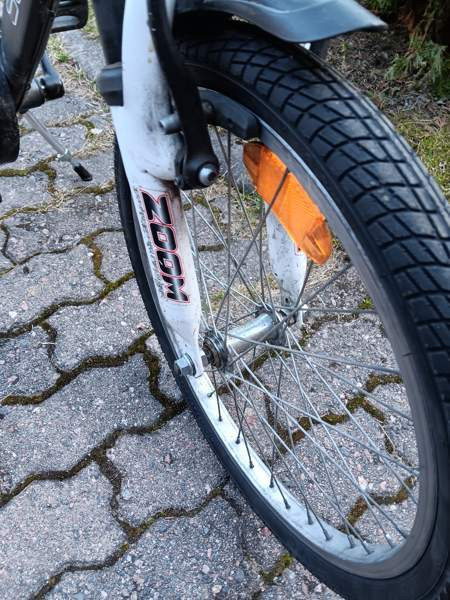 Nuoriso pyörä Vantaa - valokuva 4