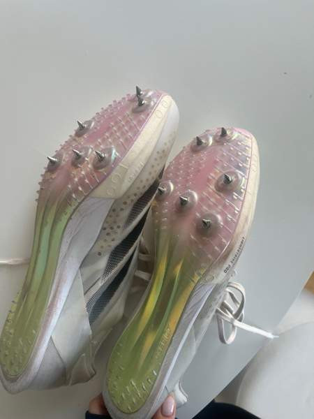 Adidas piikkarit Йоэнсуу - изображение 3