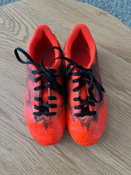 Adidaksen nappikset koko 33 Vaasa - photo 1