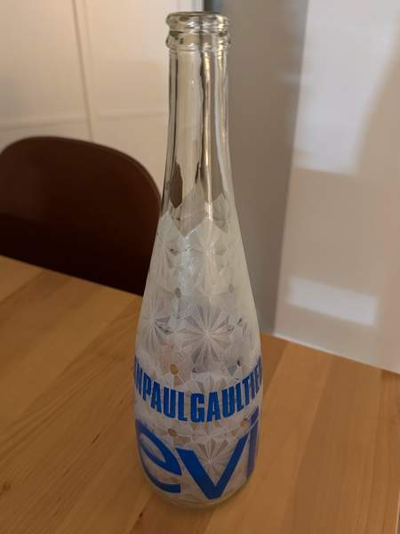 Jean Paul Gaultier Evian lasipullo Helsinki - valokuva 1