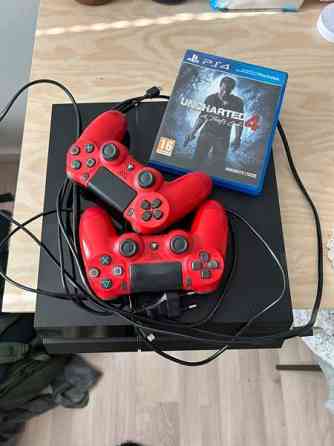 Ps4 + 2 ohjainta ja peli Куопио