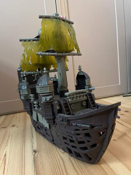 Pirates of the Caribbean laiva ja figuureita Helsinki - photo 5