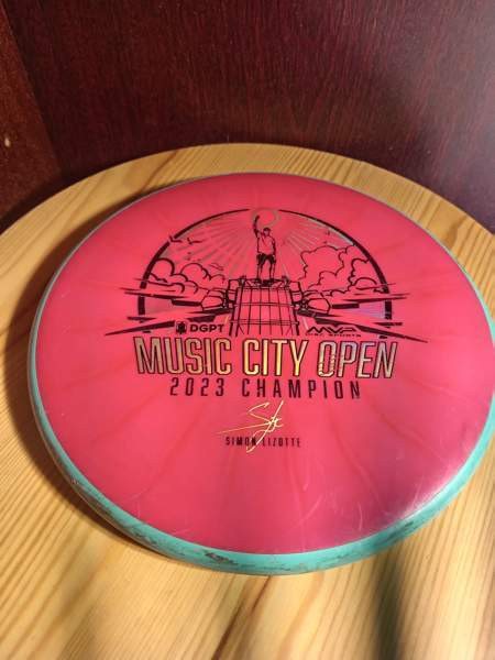 Axiom discs Proxy (Simon Lizotte signature) Kirkkonummi - valokuva 1