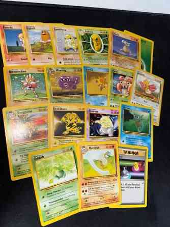 18kpl vanhoja WOTC Pokemon kortteja (1 holo) Kotka
