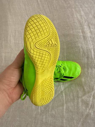 Adidas lasten futsal jalkapallo kengät koko 31 Helsinki - изображение 3