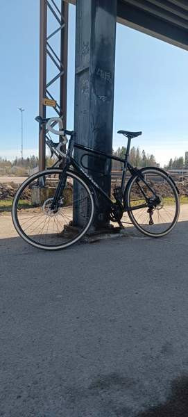 Kona L kokoinen teräsrunkoinen gravelpyörä + lukot ja lokarit Helsinki - valokuva 1