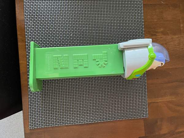 Iso Pez karkkiannostelija Lahti - valokuva 2