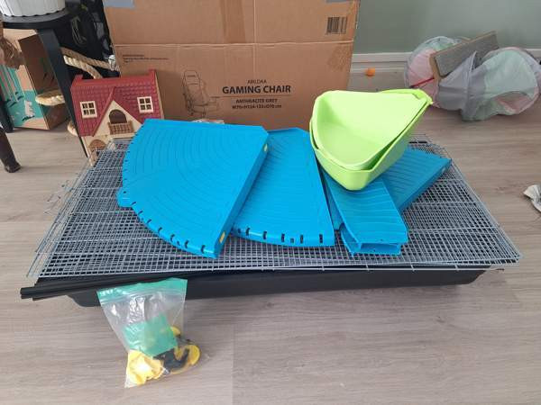 Varattu! Savic Zeno 3 Empire häkki Helsinki - photo 1