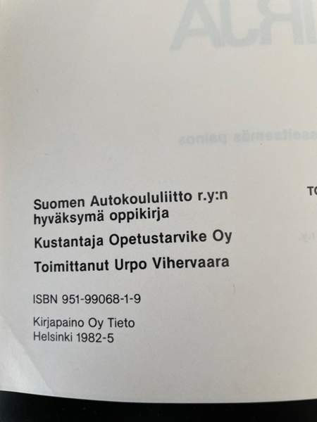 Autokoulun Oppikirja v. 1982 Helsinki - изображение 2