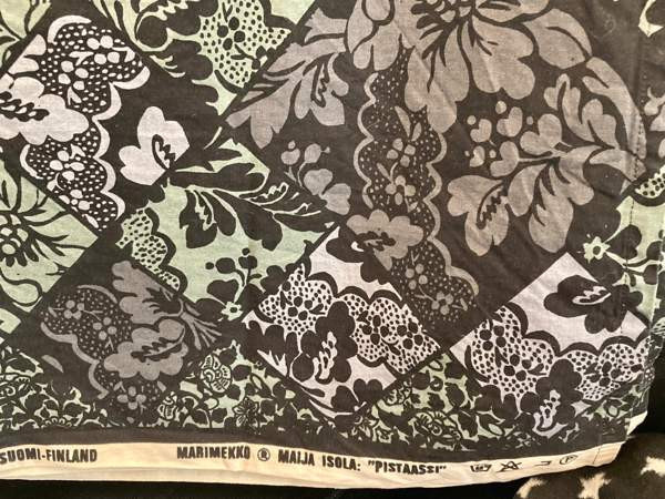 Marimekko :  Maija Isolan  " Pistaassi " , harmaasävyinen verho / pöytäliina Tuusula - valokuva 4