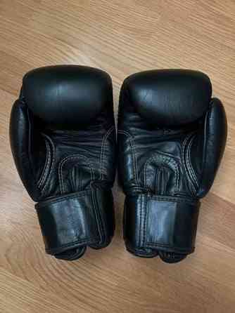 Fairtex nyrkkeilyhanskat 12oz Kokkola