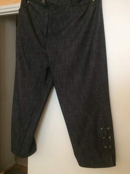 Naisten housut Helsinki - valokuva 2