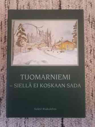 Tuomarniemen metsäoppilaitoksen historiasta kertovat kirjat Kyyjärvi