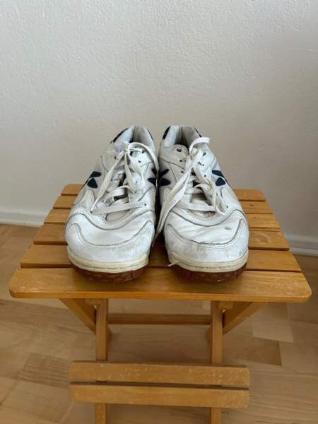 Miesten sisäpelikengät Helsinki - valokuva 3