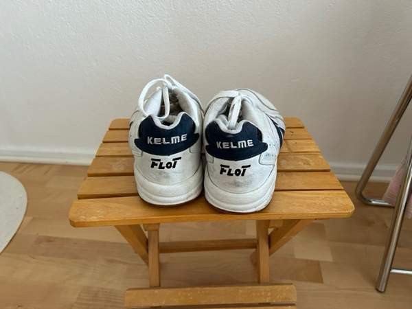 Miesten sisäpelikengät Helsinki - valokuva 4