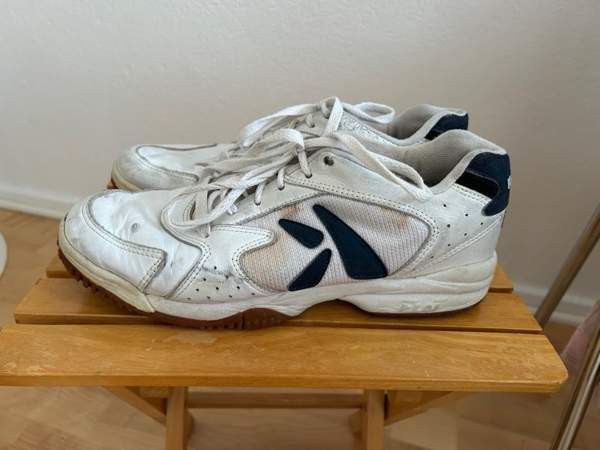 Miesten sisäpelikengät Helsinki - valokuva 1