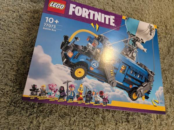 Lego 77073, Battle Bus Joensuu - valokuva 1