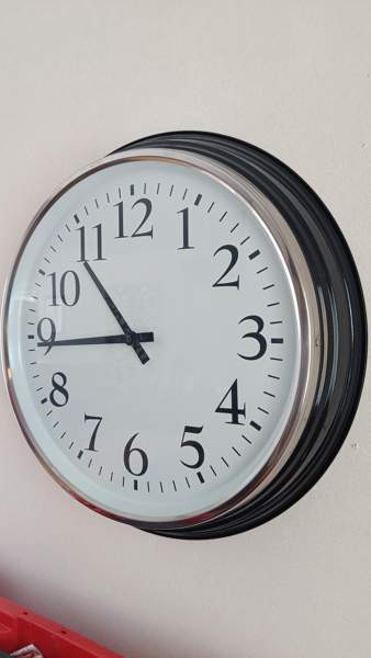 Seinäkello Bravur 59cm Oulu - valokuva 2