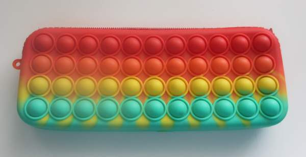 Pieni muovinen penaali / pussukka Espoo - valokuva 1