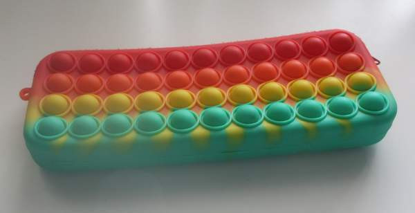 Pieni muovinen penaali / pussukka Espoo - valokuva 3