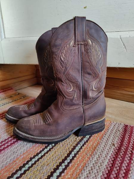 Bootsit 37 Petäjävesi - valokuva 1