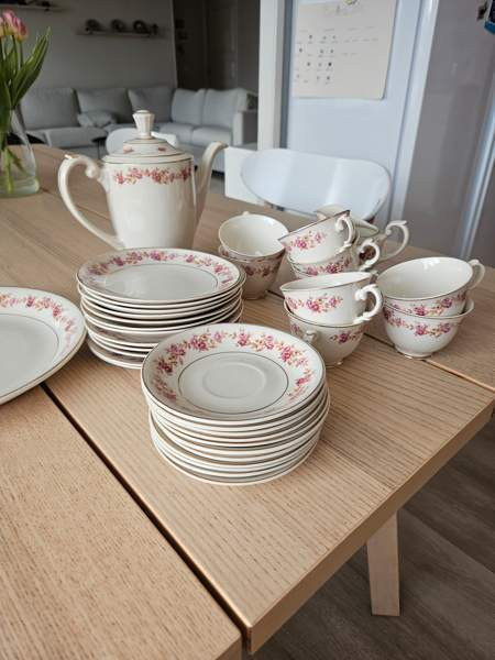 Vanha made in finland posliiniastiasto Tampere - valokuva 1