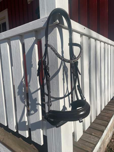 Tummanruskeat nahkasuitset Uurainen – foto 8