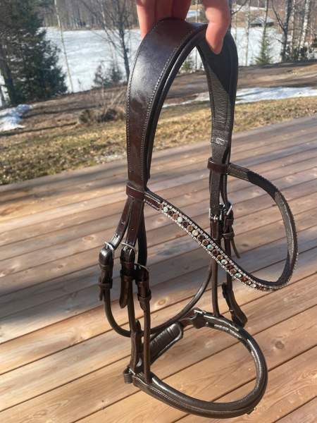 Tummanruskeat nahkasuitset Uurainen – foto 4