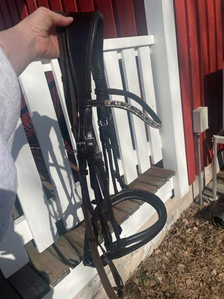 Tummanruskeat nahkasuitset Uurainen – foto 7