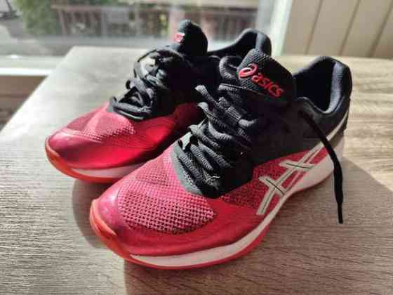 Asics kengät 39 Котка