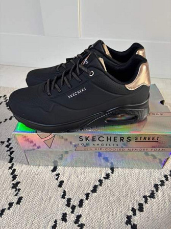 Uudet Skechers Uno Shimmer Away -kengät Турку - изображение 1
