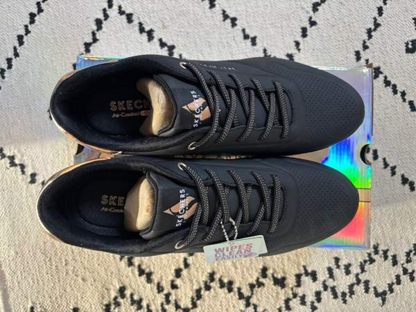 Uudet Skechers Uno Shimmer Away -kengät Turku - valokuva 2