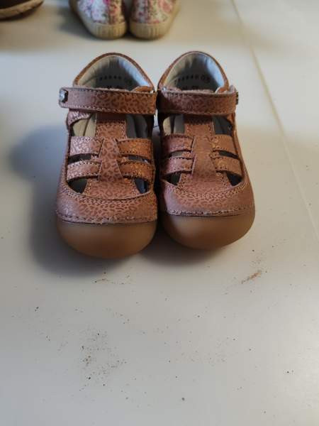 Kickers paljasjalkakengät koko 22 Lieto - valokuva 1